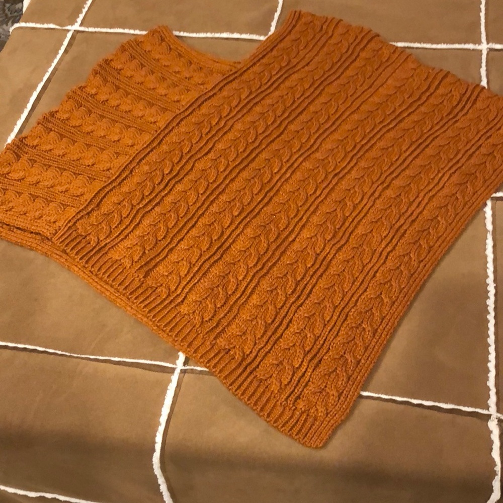 Loft Poncho - rust cable knit